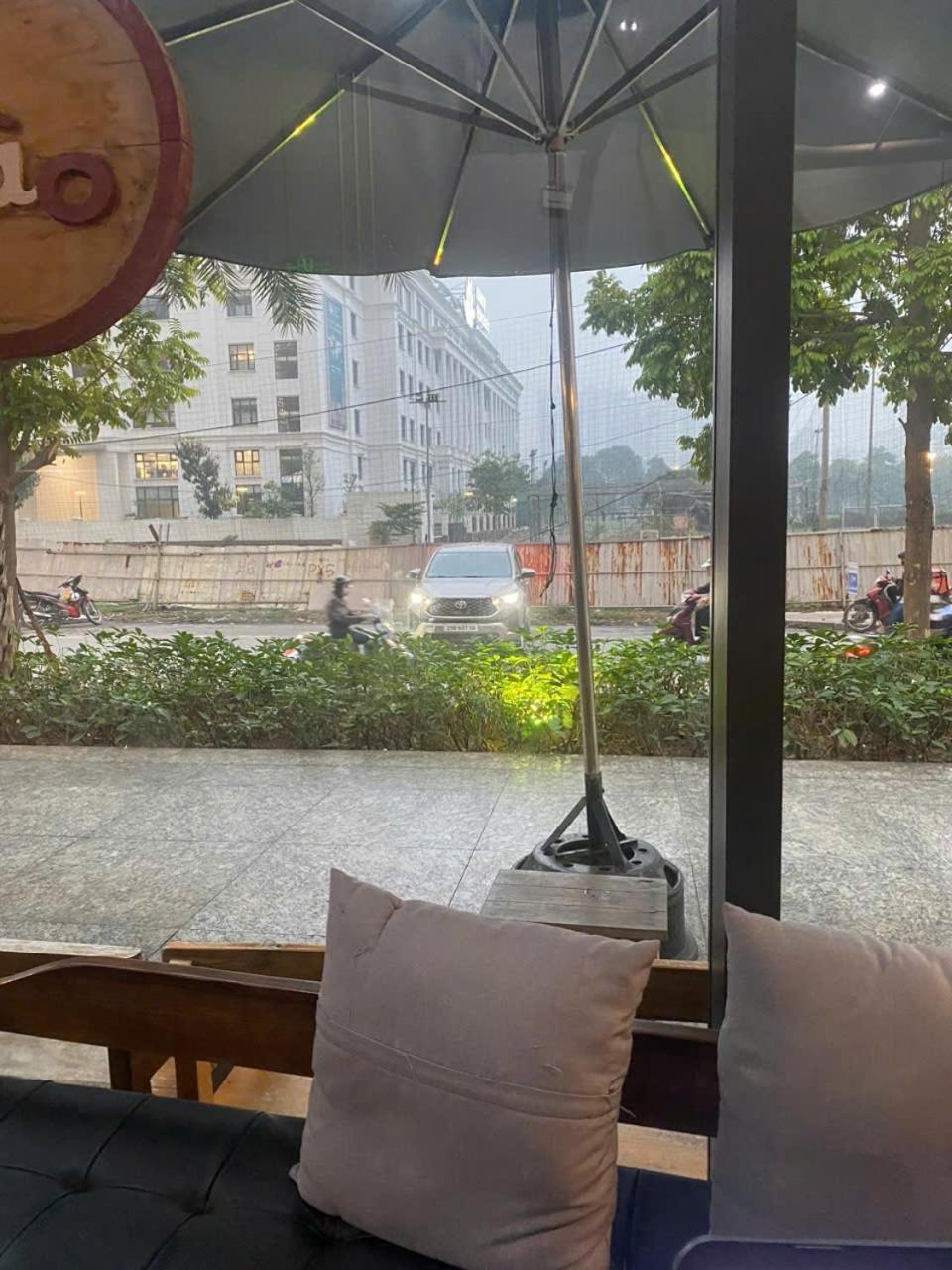 Ho 2 Ngu 2wc Hanoi